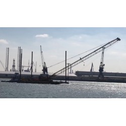 Liebherr LR1160 op ponton